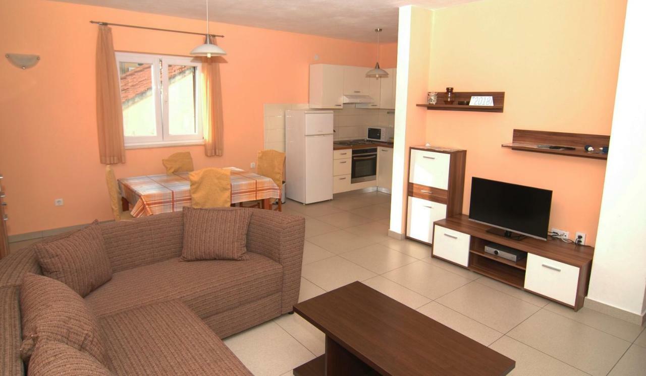 Apartment Urem Biograd Na Moru Εξωτερικό φωτογραφία